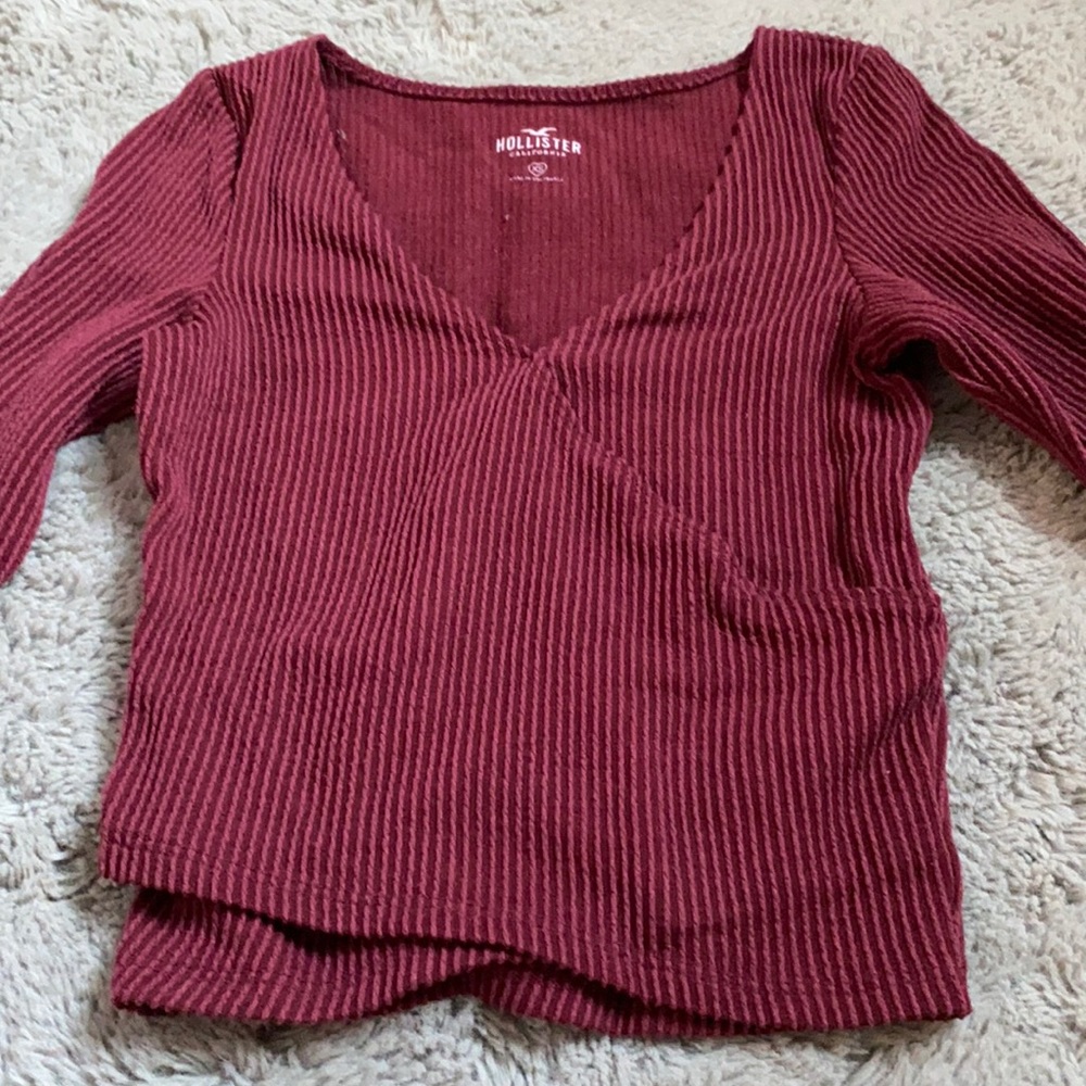 Holister maroon cross over top